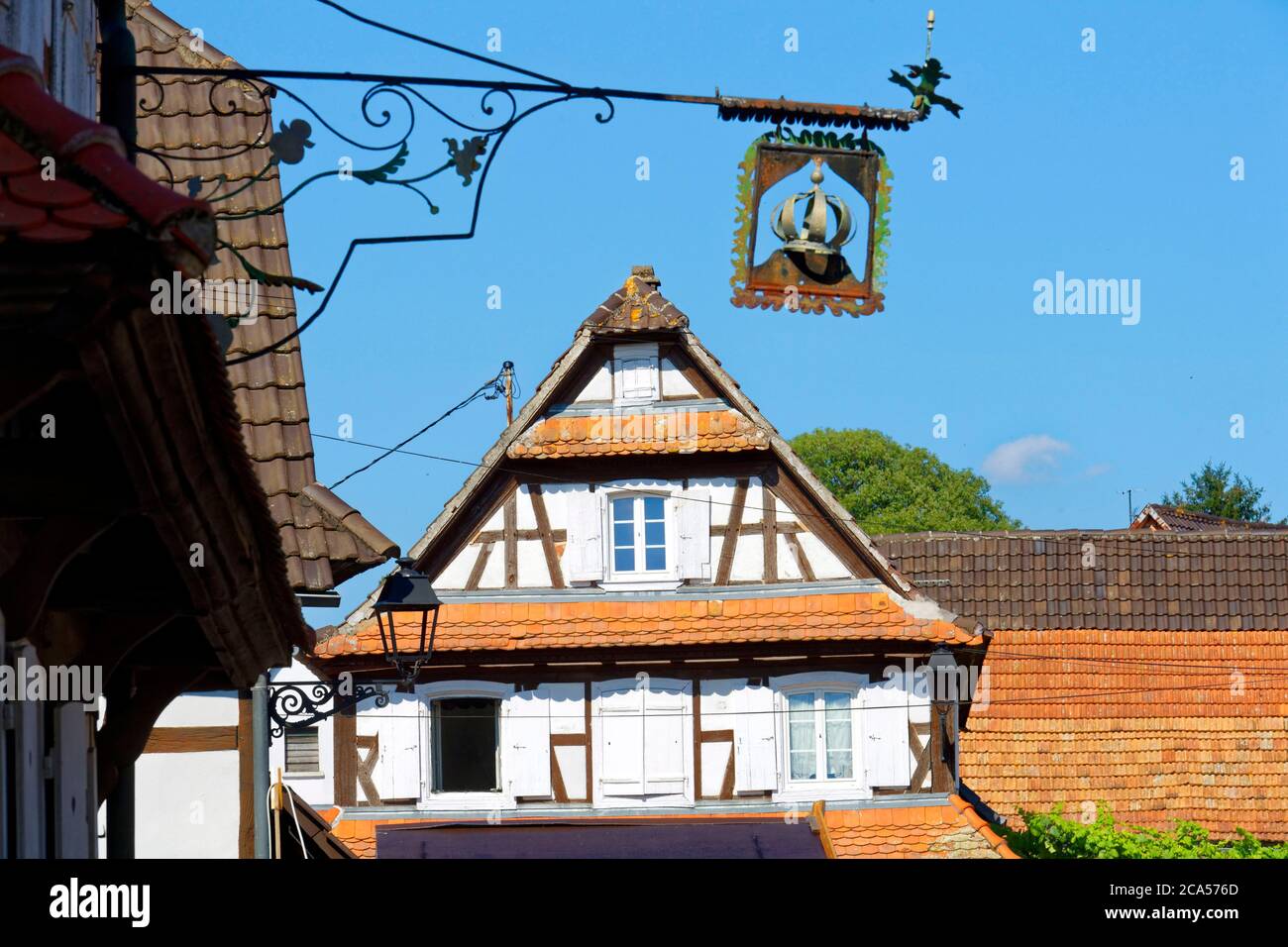 Frankreich, Bas Rhin, Hunspach, beschriftet Les Plus Beaux Villages de France (die schönsten Dörfer Frankreichs), traditionelle Fachwerkhäuser von Th Stockfoto