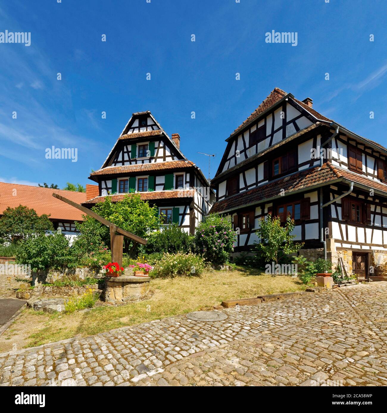 Frankreich, Bas Rhin, Hunspach, beschriftet Les Plus Beaux Villages de France (die schönsten Dörfer Frankreichs), traditionelle Fachwerkhäuser von Th Stockfoto