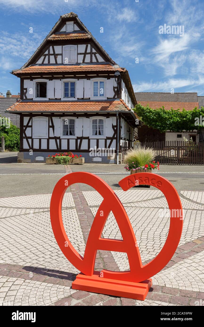 Frankreich, Bas Rhin, Nordvogesen natürlichen regionalen Park, Hunspach, markiert eines der schönsten Dörfer in Frankreich, Lieblingsdorf der franzosen Stockfoto