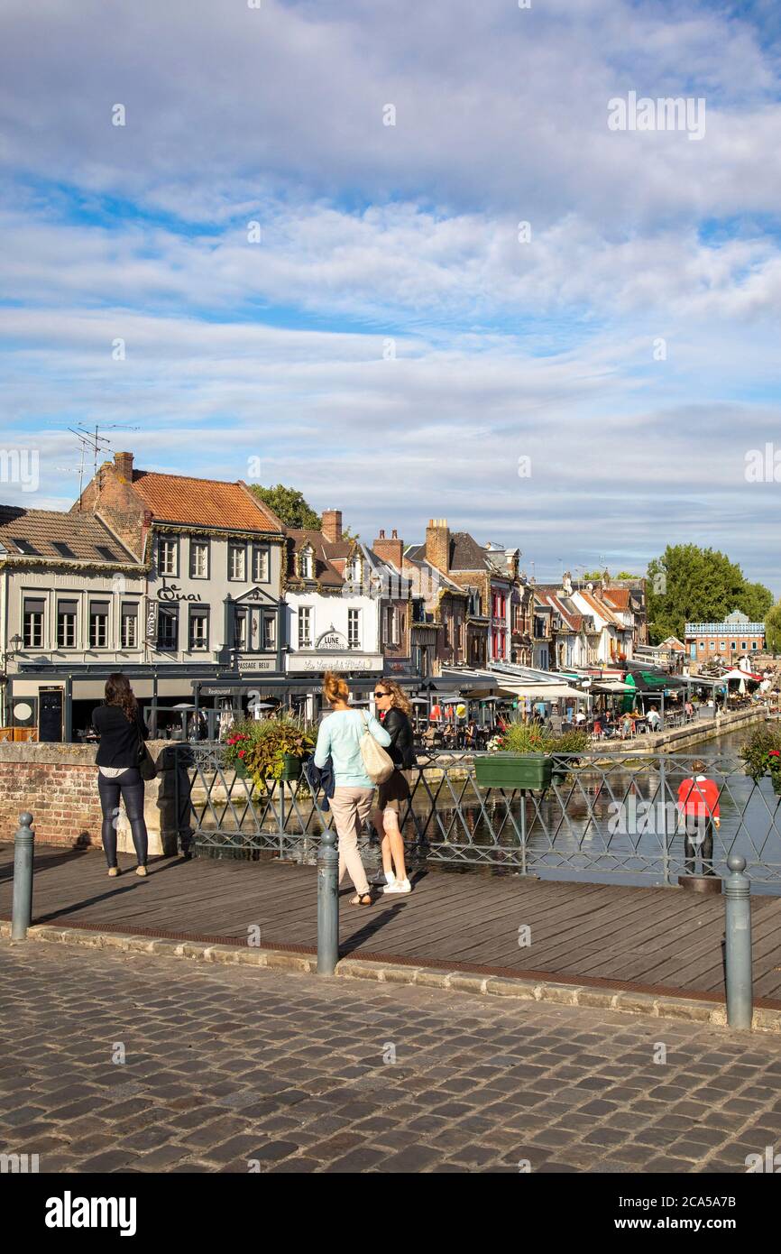 Frankreich, Somme, Amiens, St Leu, Quai B?lu am Ufer der Somme Stockfoto