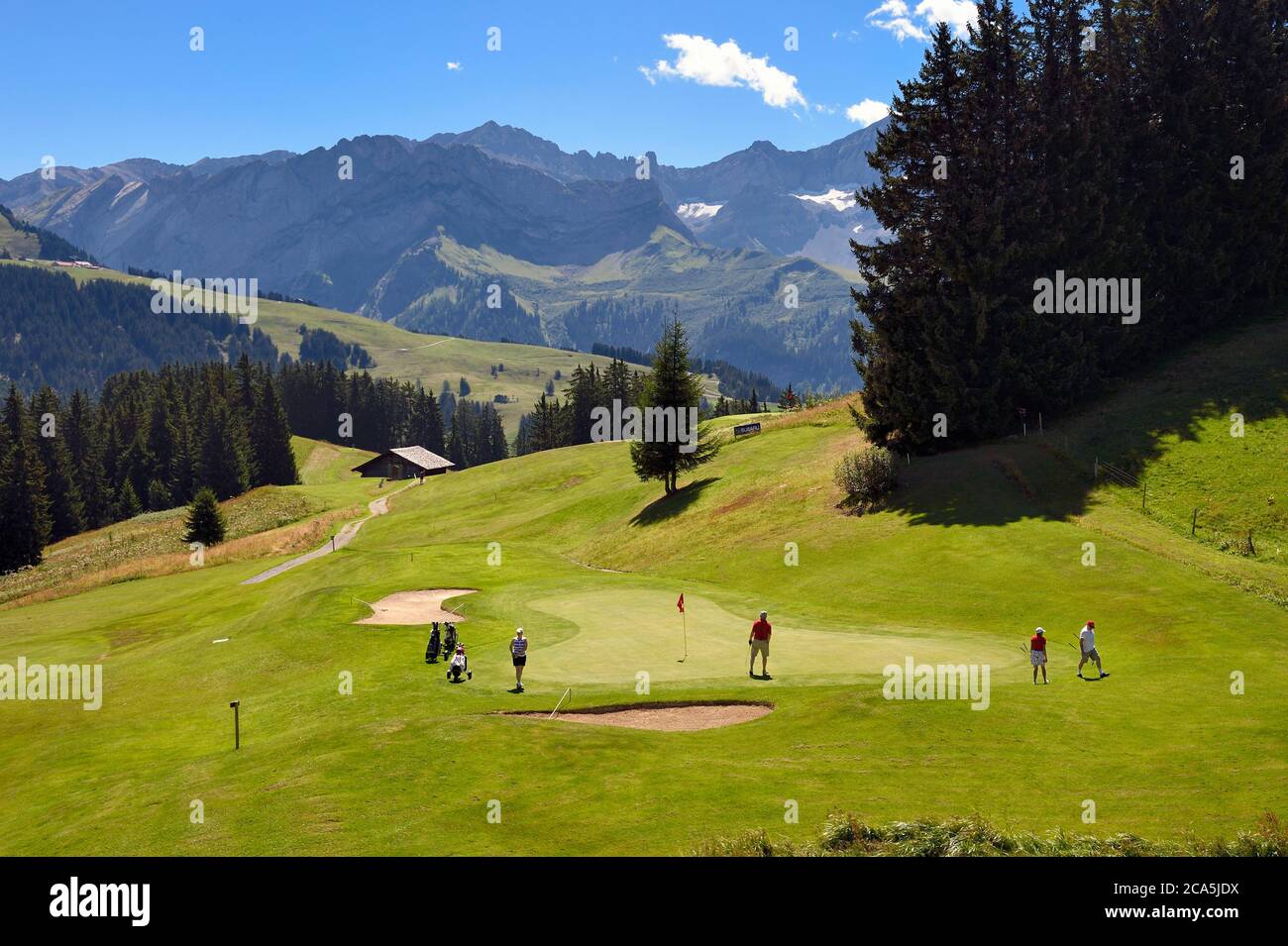 Schweiz, Kanton Waadt, Villars-sur-Ollon, 18-Loch-Golfplatz am Plan du Four Stockfoto