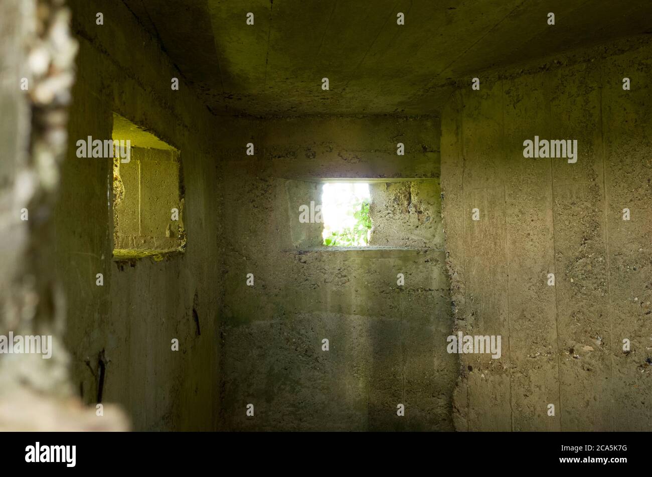 Innerhalb des Weltkrieges zwei Pillbox Feld Verteidigung Bunker in Chislet, Kent, England. Stockfoto