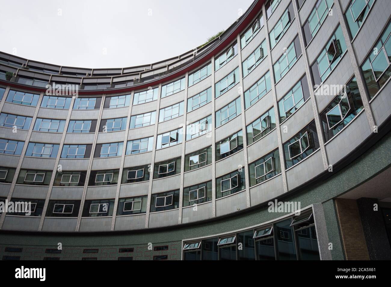 Das Helios Courtyard im ehemaligen BBC Television Centre, Wood Lane, London, Großbritannien Stockfoto