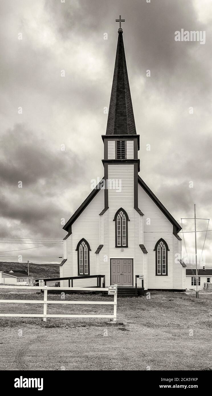 Blick von außen auf die weiße Kirche, Fogo Island, Neufundland Island, Kanada Stockfoto