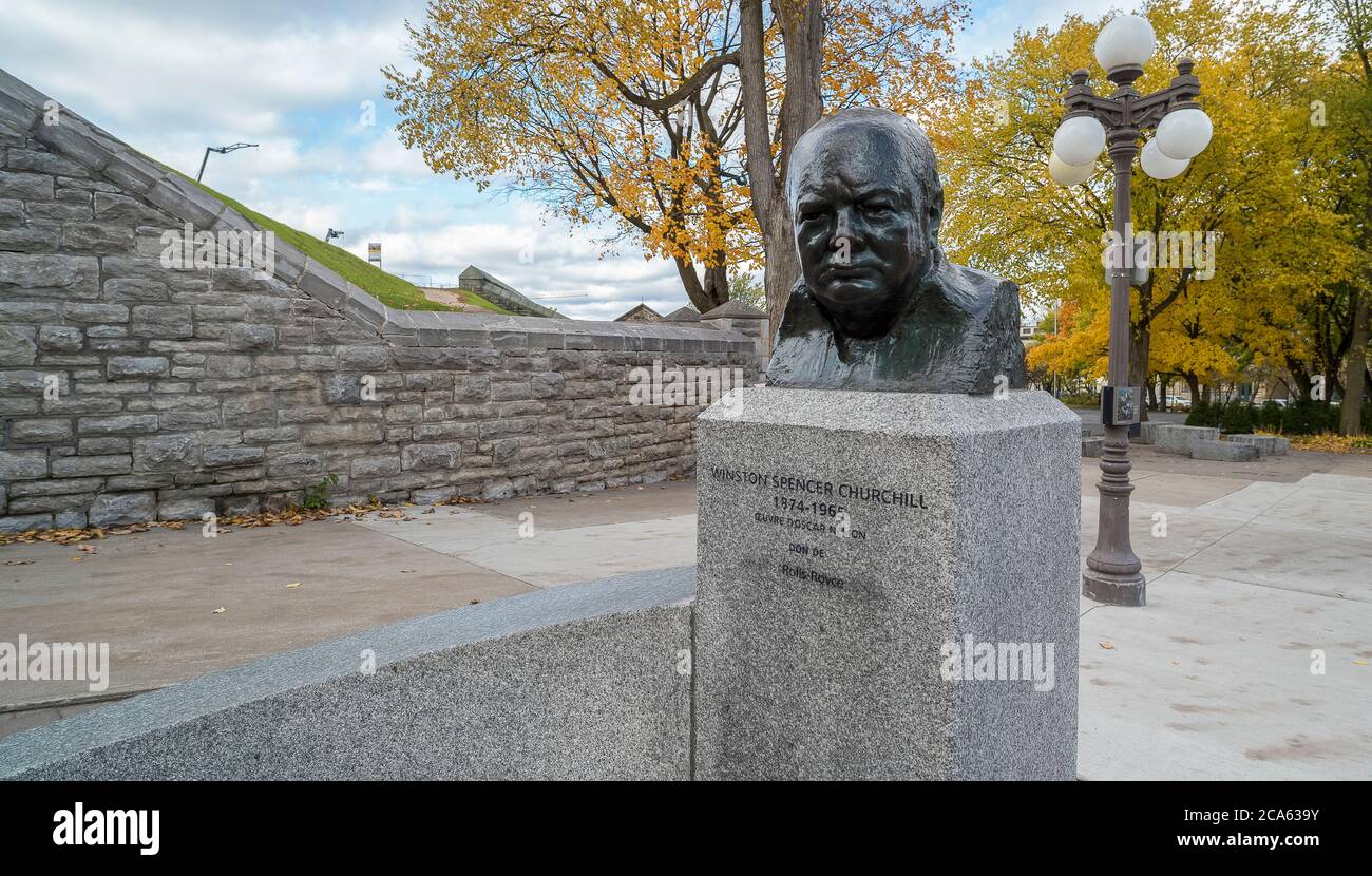 Blick auf die Churchill Statue, Rue St. Louis, Oberstadt, Quebec City, Quebec Provence, Kanada Stockfoto