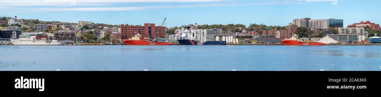 Blick auf den Hafen, St. Johns, Avalon Peninsula, Neufundland Stockfoto