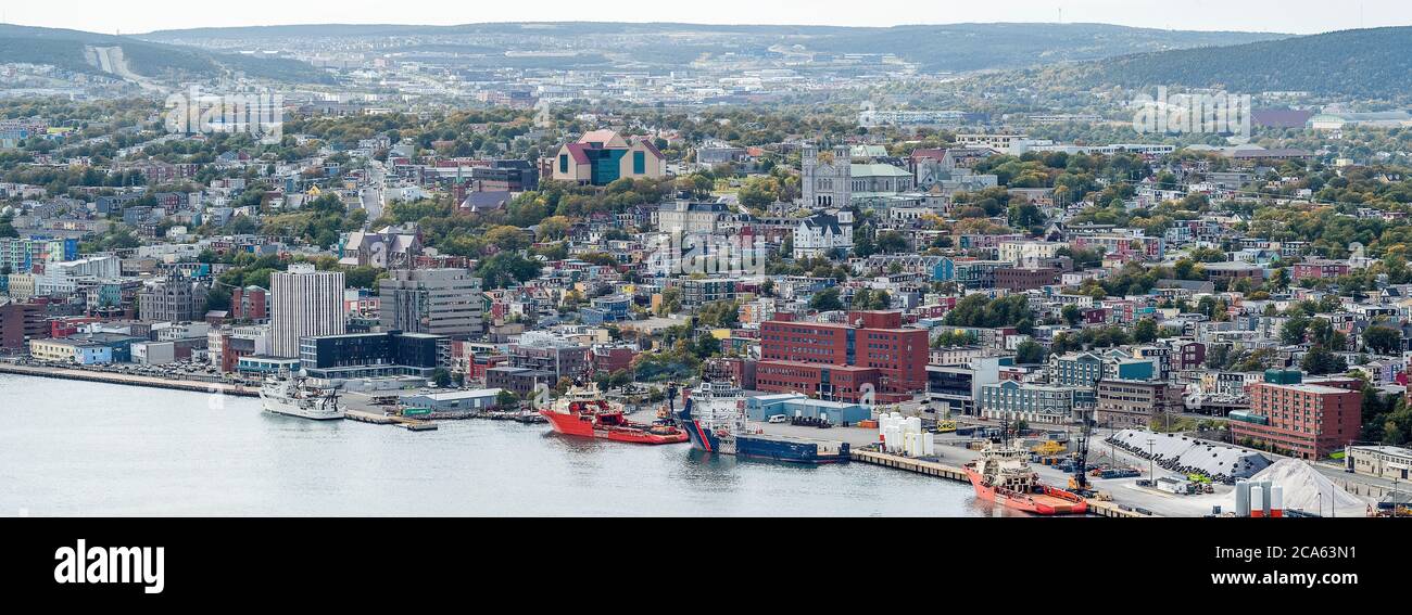 Blick auf den Hafen, St. John's, Avalon Peninsula, Neufundland Stockfoto