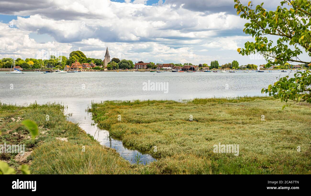 Historisches Dorf Bosham über Bosham Kanal, Chichester Hafen Stockfoto