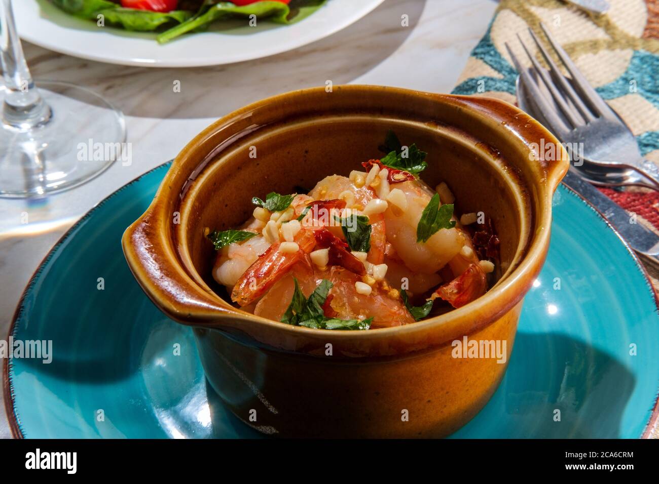 Cazuela de barro -Fotos und -Bildmaterial in hoher Auflösung – Alamy