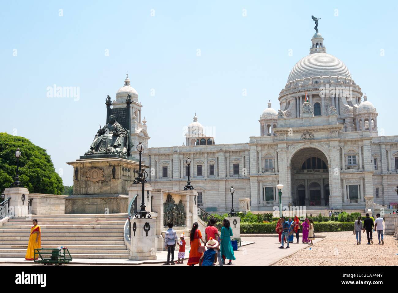 Kolkata, Indien - Königin Victoria Statue am Victoria Memorial. Eine berühmte historische Stätte in Kolkata, Westbengalen, Indien. Stockfoto