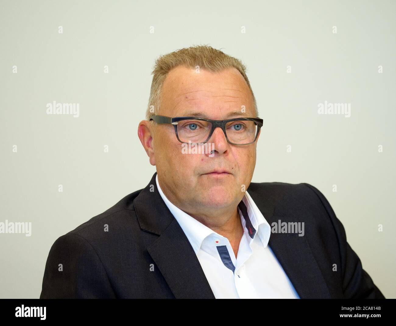 Potsdam, Deutschland. August 2020. Michael Stübgen (CDU), Minister für Inneres und Stadtangelegenheiten, bei der Pressekonferenz zum Start der Kinderschutzkampagne '#Wir hören dir! Quelle: Soeren Stache/dpa-Zentralbild/ZB/dpa/Alamy Live News Stockfoto