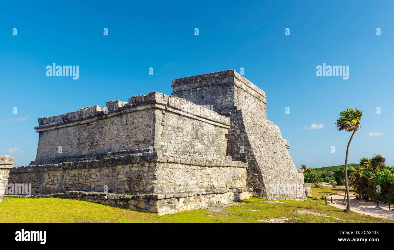 Windgott Tempel Pyramide in der Maya Ruine von Tulum, Yucatan, Mexiko. Stockfoto