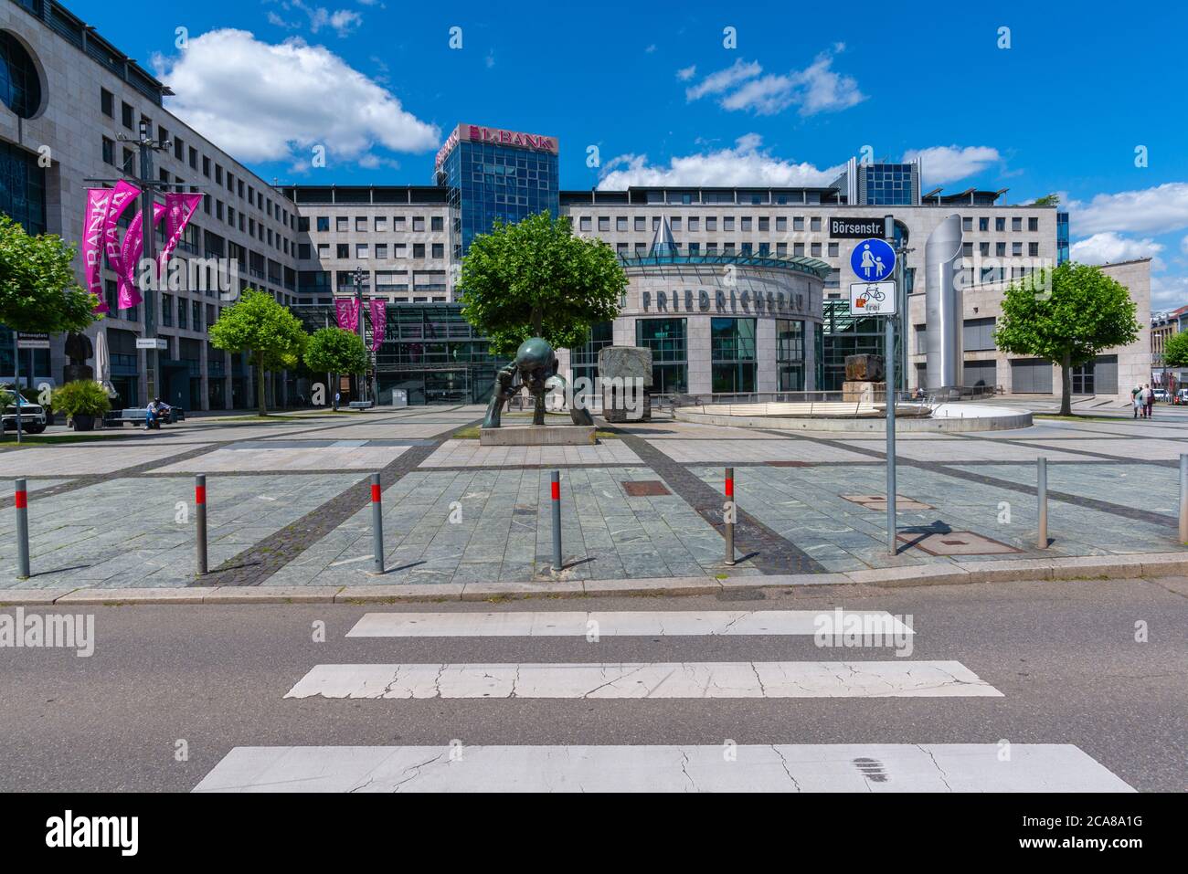 Börsenplatz mit Landesbank Baden-Württemberg und Friedrichsbau, Stuttgart, Innenstadt, Bundesland Baden-Württemberg, Süddeutschland Stockfoto
