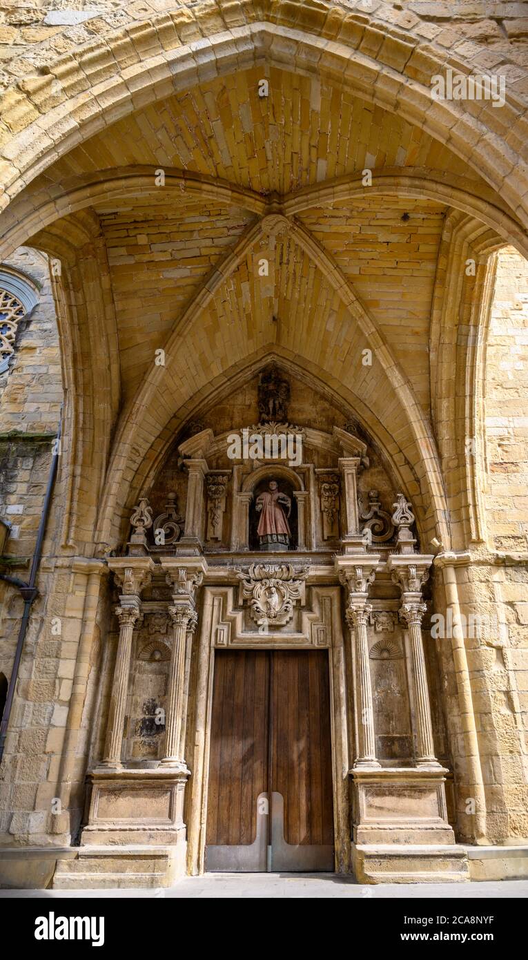 Eintritt zur Kirche San Vincente, San Sebastian Stockfoto