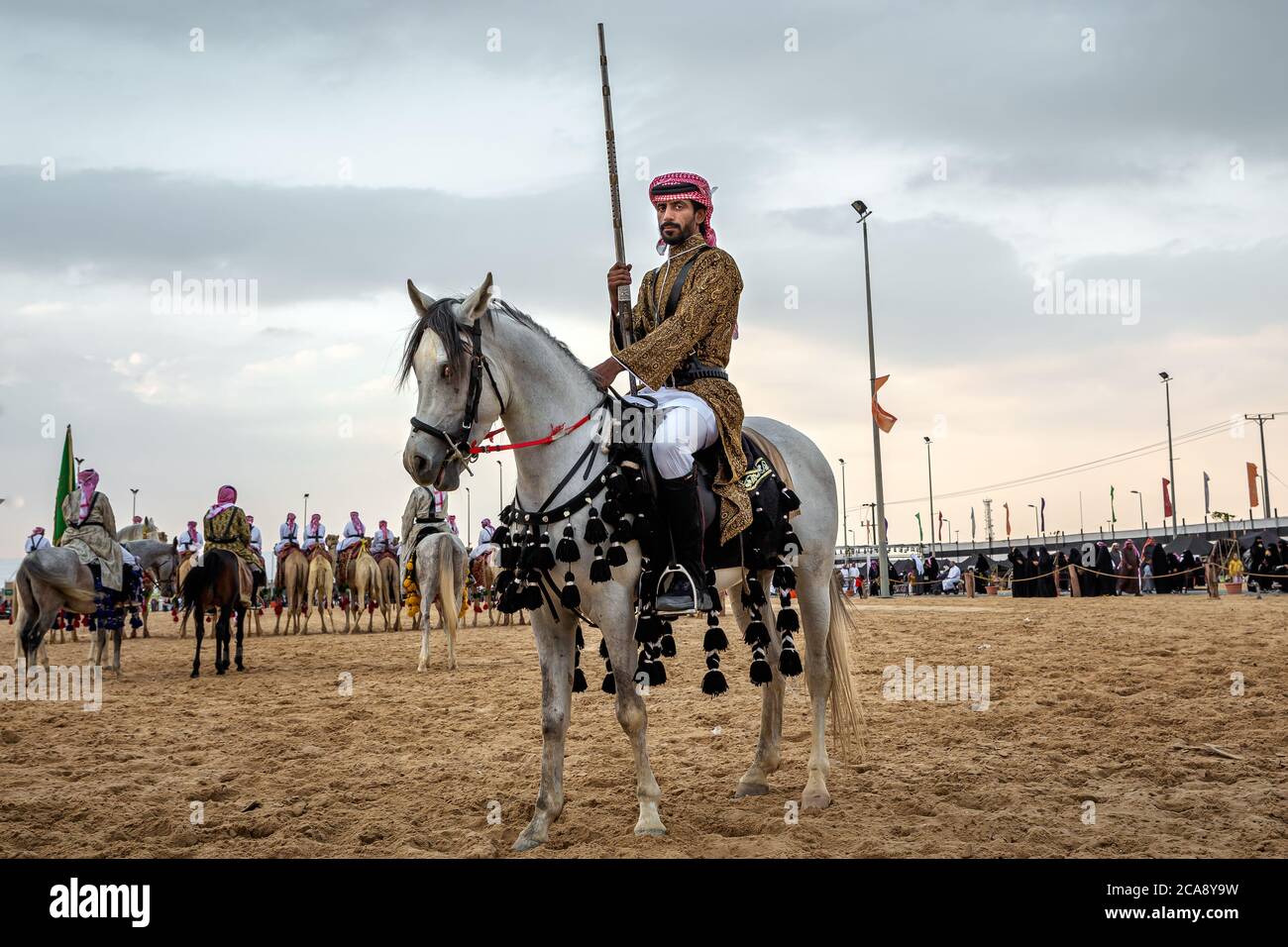 Saudi Arab Horse Rider auf traditionellen Wüstensafari-Festival in abqaiq Saudi-Arabien. 10-Jan-2020 Stockfoto