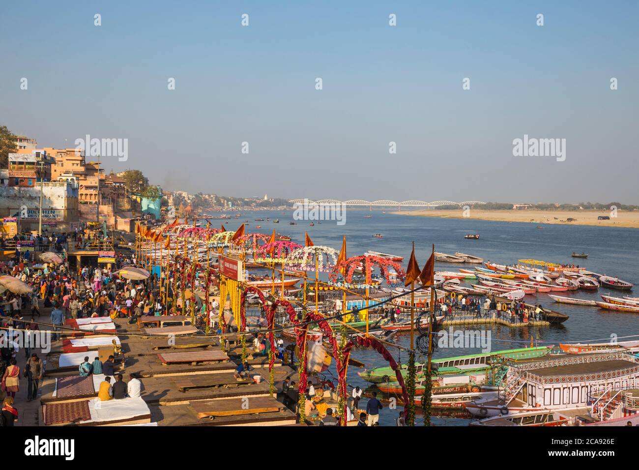 Dashashwamedh Ghat, die wichtigsten Ghat auf dem Ganges-Fluss, Varanasi, Uttar Pradesh, Indien, Asien Stockfoto