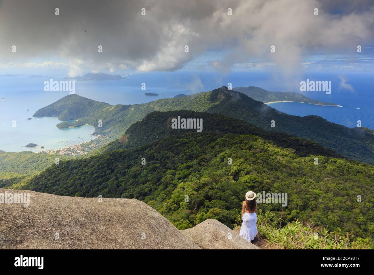 Ilha Grande Island, Papagaio Peak (Pico do Papagaio), Ilha Grande, Green Coast (Costa Verde), Brasilien, Südamerika Stockfoto