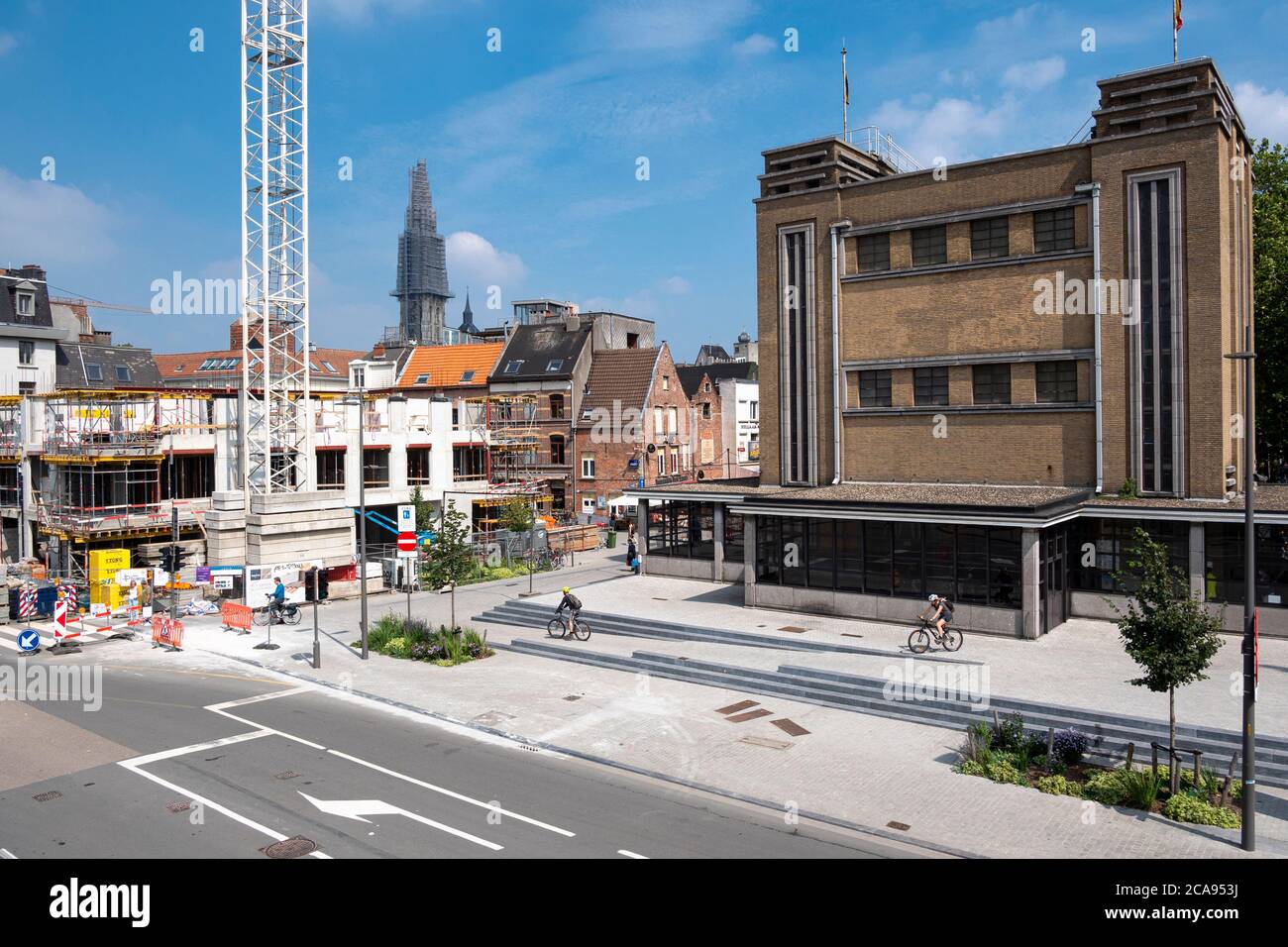 Antwerpen, Belgien, 19. Juli 2020, Arbeit am rechten Ufer des Pavillons, der zum Fußgängertunnel St. Anne führt Stockfoto