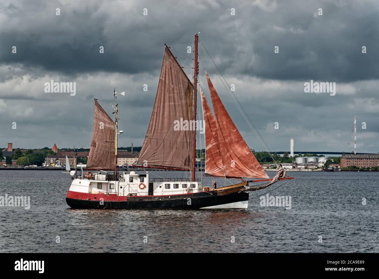Vintage Schiffe mit Segel in der Kieler Förde, Deutschland Stockfoto