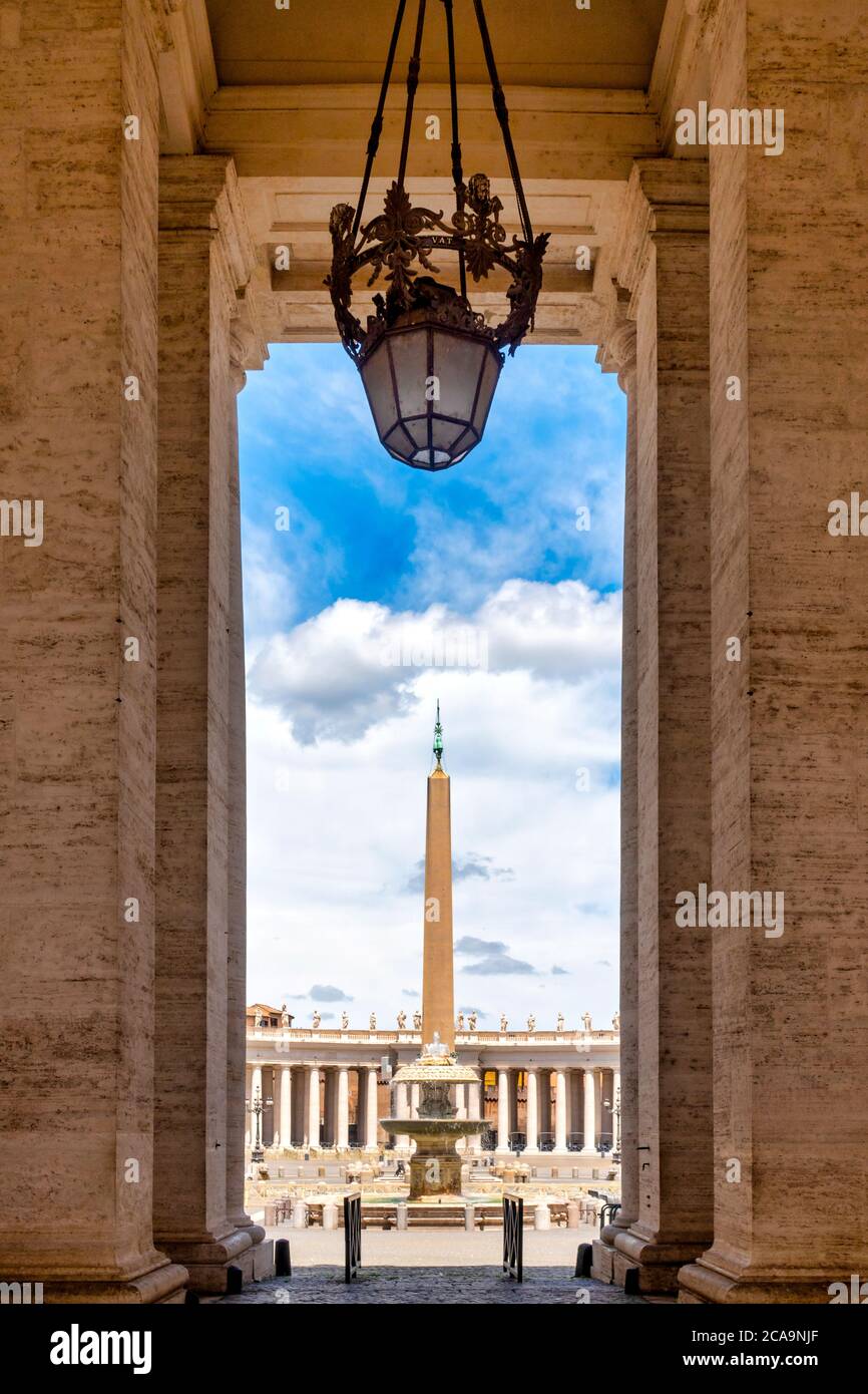 Ägyptischer Obelisk auf dem Petersplatz, Vatikanstadt Stockfoto