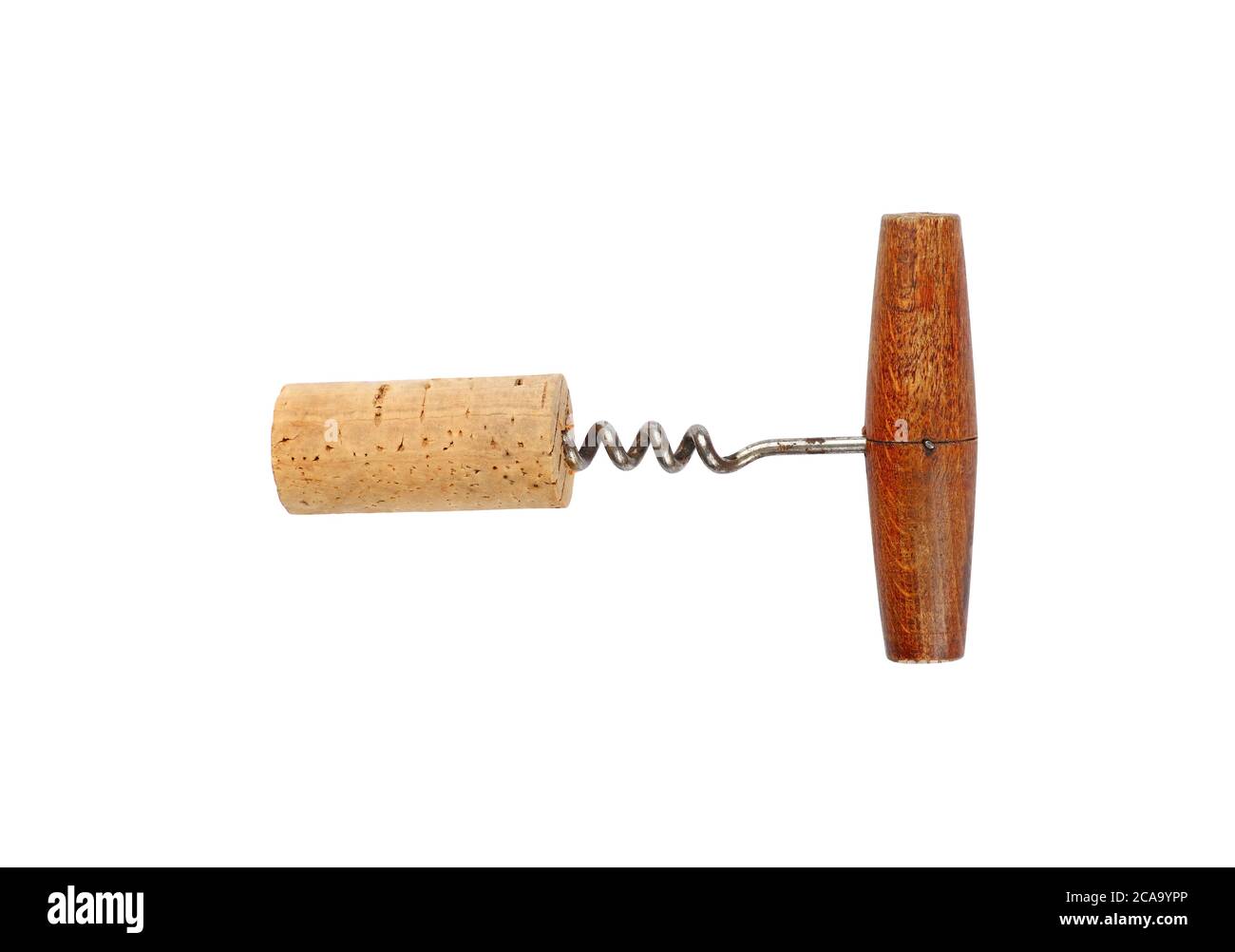Ein alter alter, alter Flaschenöffner aus Holz mit Rotweinkork isoliert auf weißem Grund, erhöhte Draufsicht, direkt oben Stockfoto