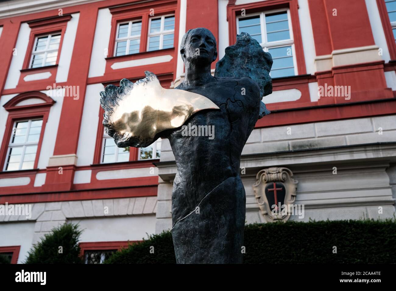 Breslau, Polen - 20. Juli 2020: Angelus Silesius Denkmal im Nationalen Ossolinski Institut Stockfoto