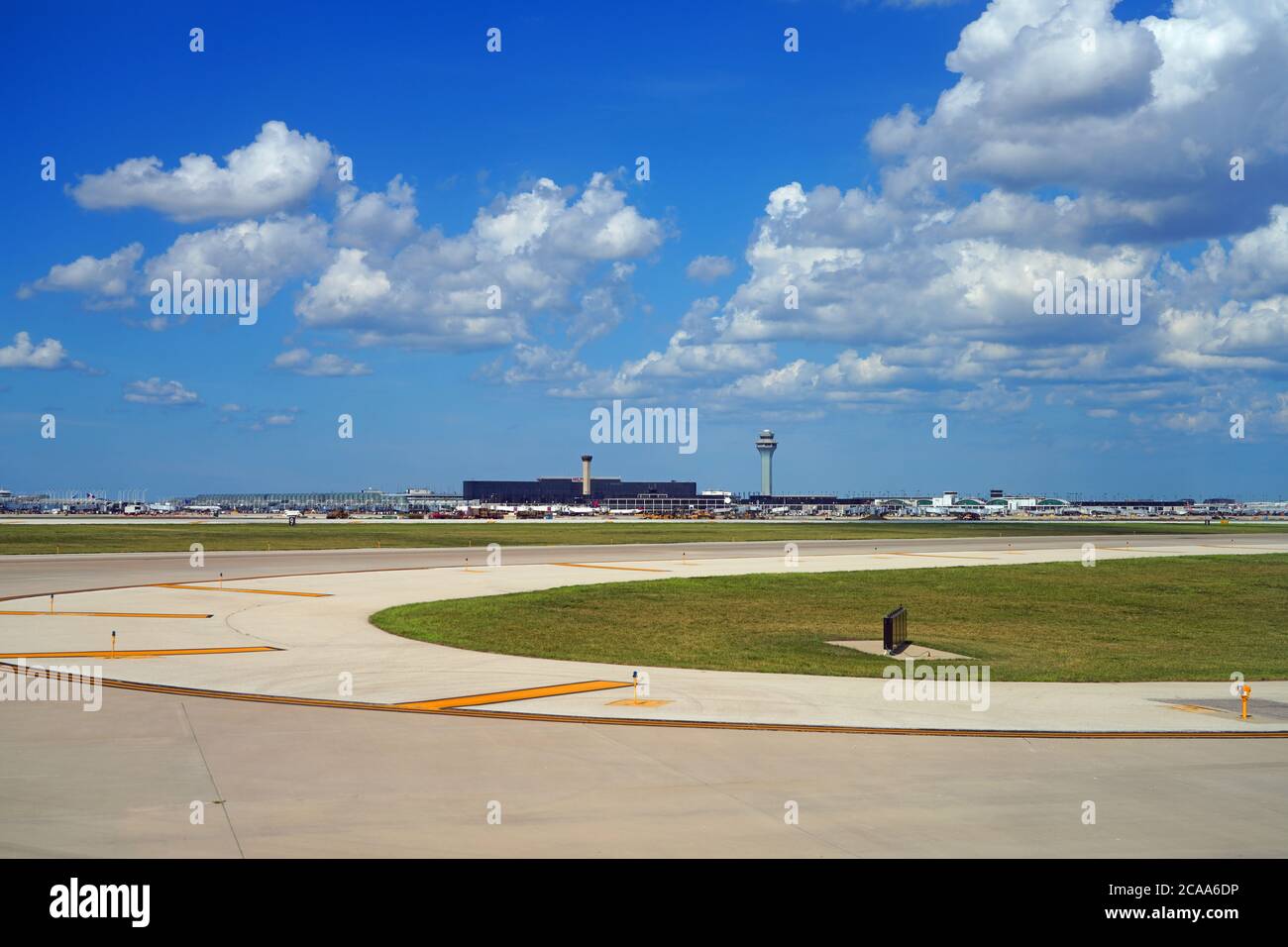 CHICAGO, IL -26 JUL 2020- Blick auf den Chicago O'Hare International Airport (ORD) in der Nähe von Chicago, Illinois, USA. Es ist ein Drehkreuz für United Airline Stockfoto