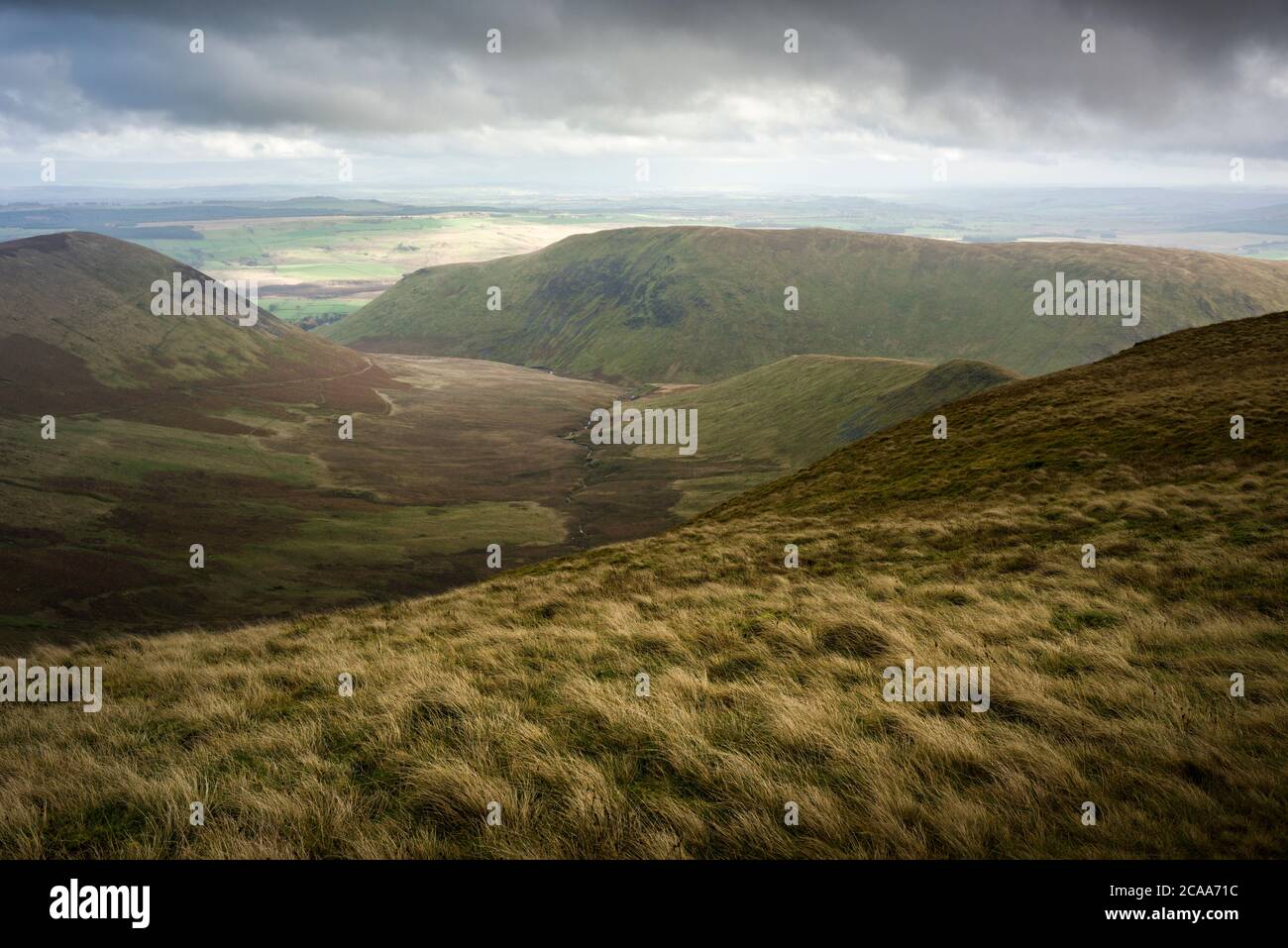 Bannerdale, The Tongue und Southern Fell von Bannerdale Crags im Lake District National Park, Cumbria, England. Stockfoto