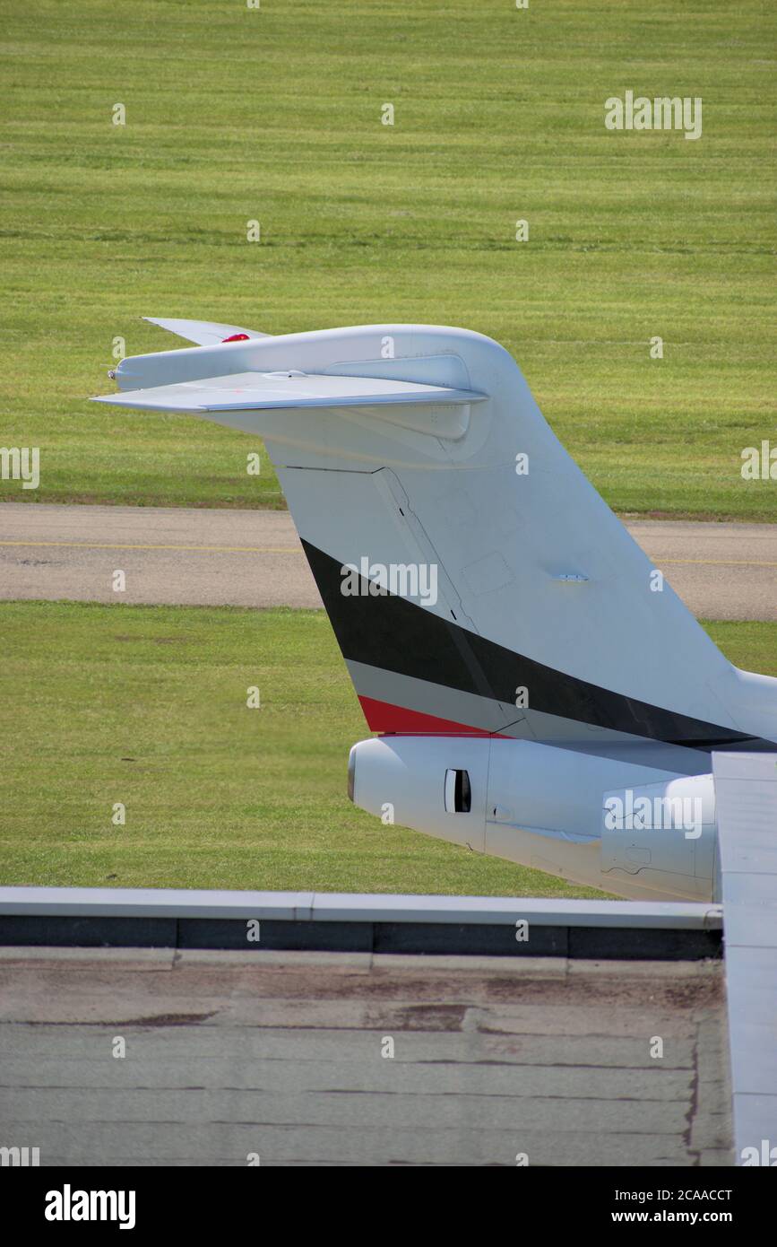 Flugzeugheck am Flughafen St. Gallen Altenrhein in der Schweiz Stockfoto