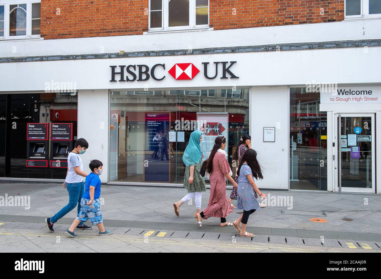 Slough, Berkshire, Großbritannien. August 2020. HSBC wird 35,000 Arbeitsplätze Verluste nach ihren finanziellen Ergebnissen und ihre Forderungsausfälle im Zusammenhang mit Coronavirus könnte £9.8 Milliarden zu beschleunigen. Maureen McLean/Alamy Live News Stockfoto