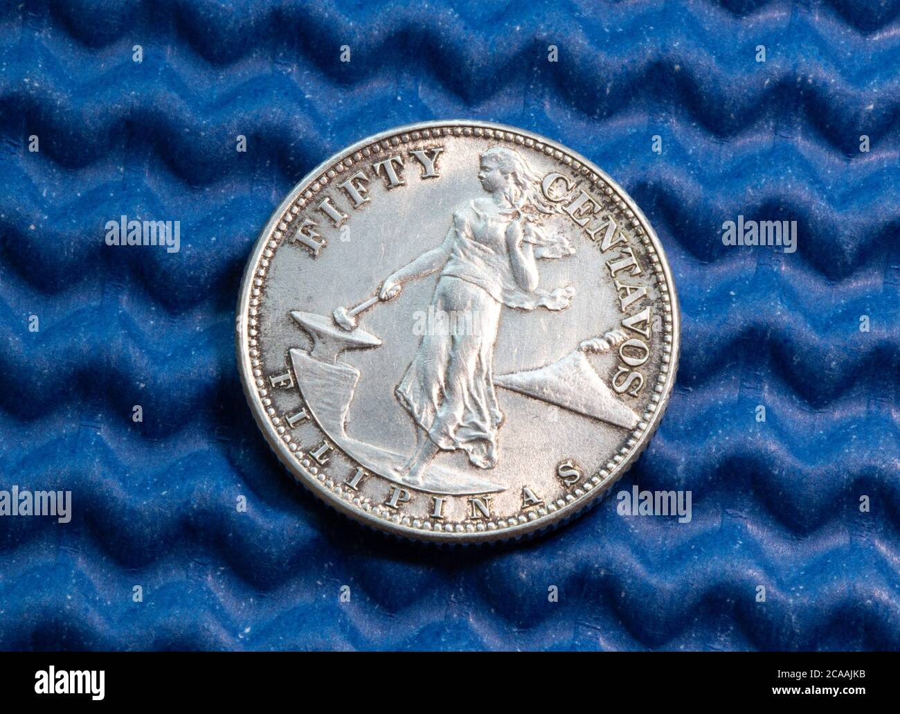 50 Centavos Münze geprägt in den Vereinigten Staaten, 1944, PHILIPPINEN UNTER US-SOUVERÄNITÄT Stockfoto