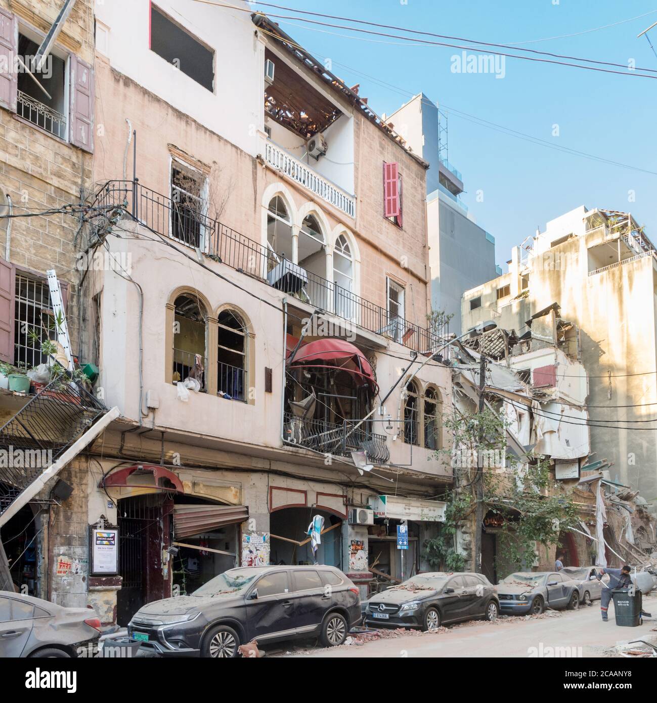 Eingestürzte Gebäude nach einer massiven Explosion erschütterten Beirut am 4. August 2020, Achrafieh/Beirut, Libanon Stockfoto Eingestürzte Gebäude nach einer massiven Explosion erschütterten Beirut am 4. August 2020, Achrafieh/Beirut, Libanon Stockfoto