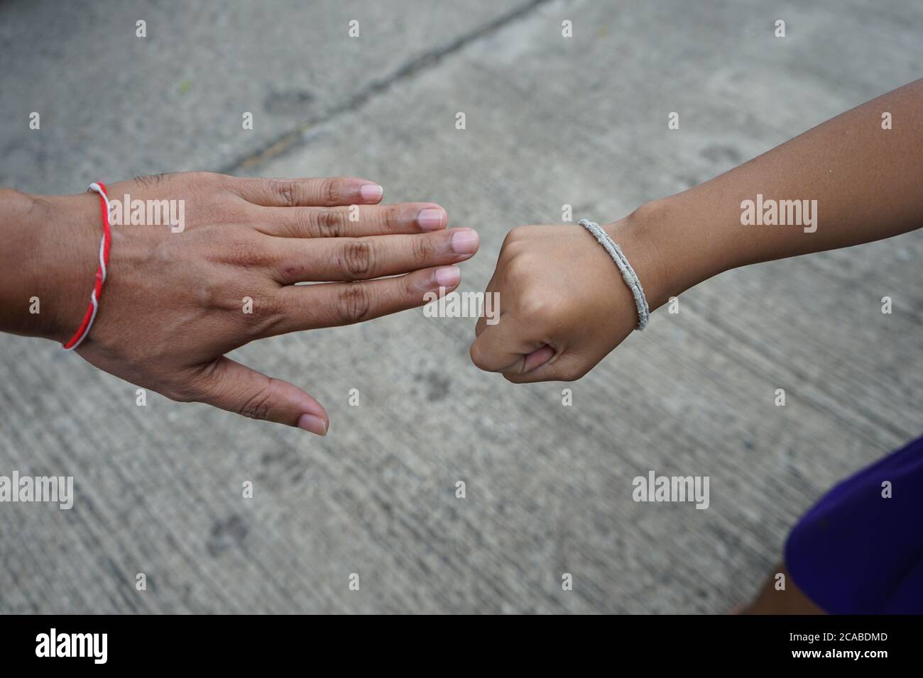 Kinder spielen mit Spaß in Asien. Stockfoto