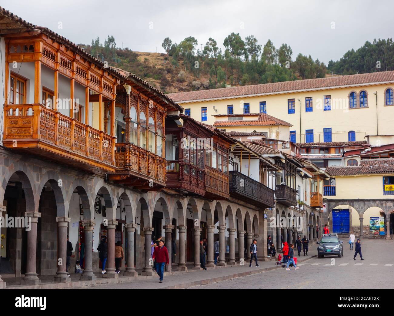 CUSCO, PERU - 01. Okt 2019: Cusco, Peru: streetview. Alte Architektur und Stadtlandschaft Stockfoto