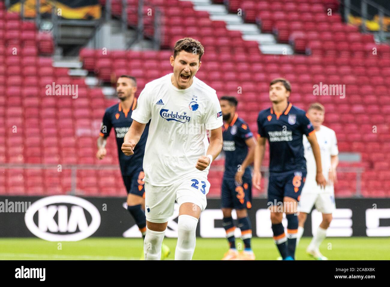 Kopenhagen, Dänemark. August 2020. Jonas Wind (23) vom FC Kopenhagen schießt beim UEFA Europa League Spiel zwischen dem FC Kopenhagen und Istanbul Basaksehir im Telia Parken in Kopenhagen ein Tor. (Foto Kredit: Gonzales Foto/Alamy Live News Stockfoto