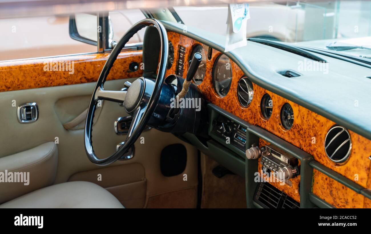 photo 80S Rolls Royce Interior https www alamy de doha katar 4 marz 2020 1980 rollen royce silver shadow ii oldtimer image380836967 html