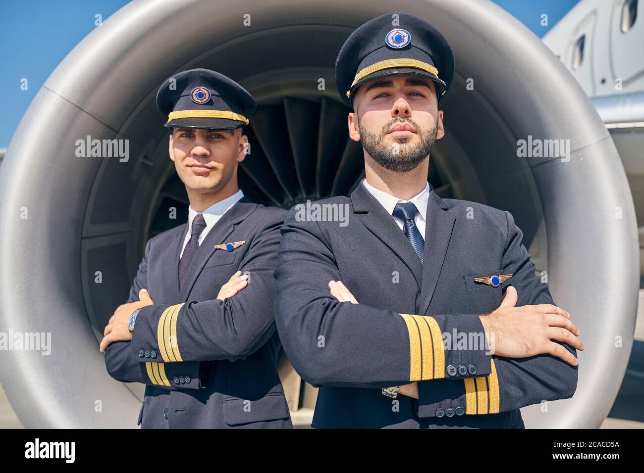 Zwei qualifizierte Piloten posieren für die Kamera Stockfoto