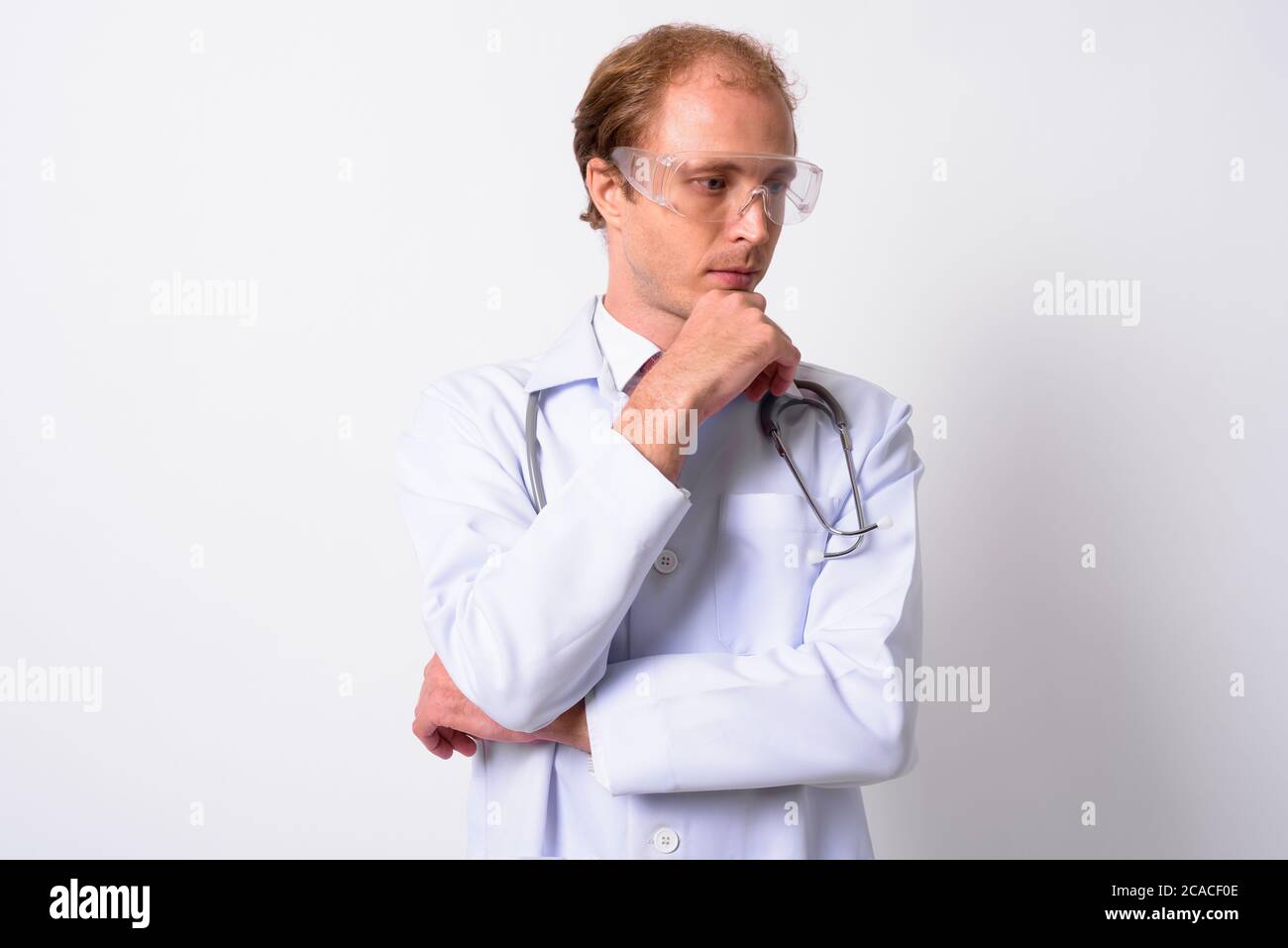 Porträt eines Mannes Arzt mit blonden Haaren als Wissenschaftler Stockfoto