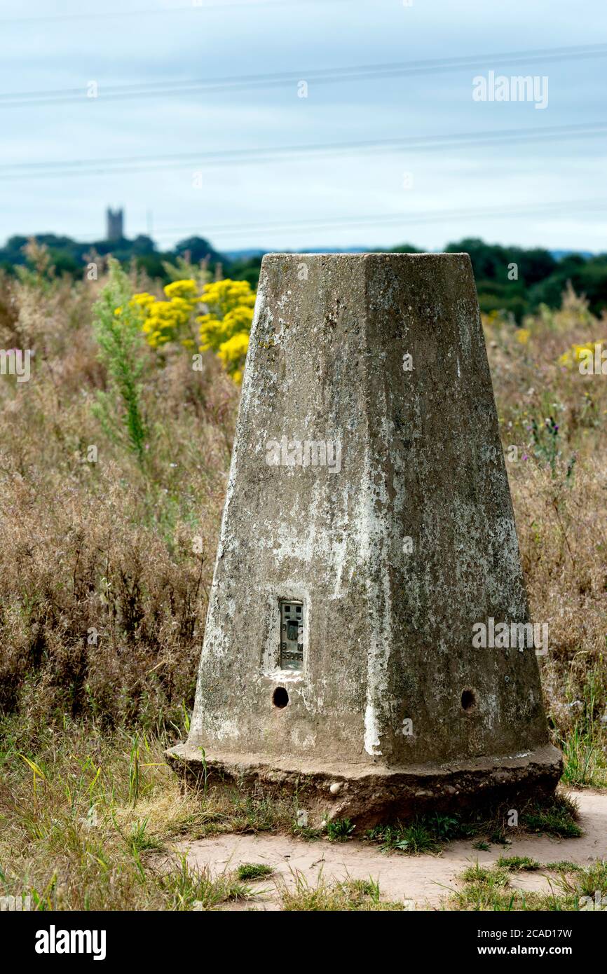 Trig Point in der Nähe von Blacklow Hill, Leek Wootton, Warwickshire, England, Großbritannien Stockfoto