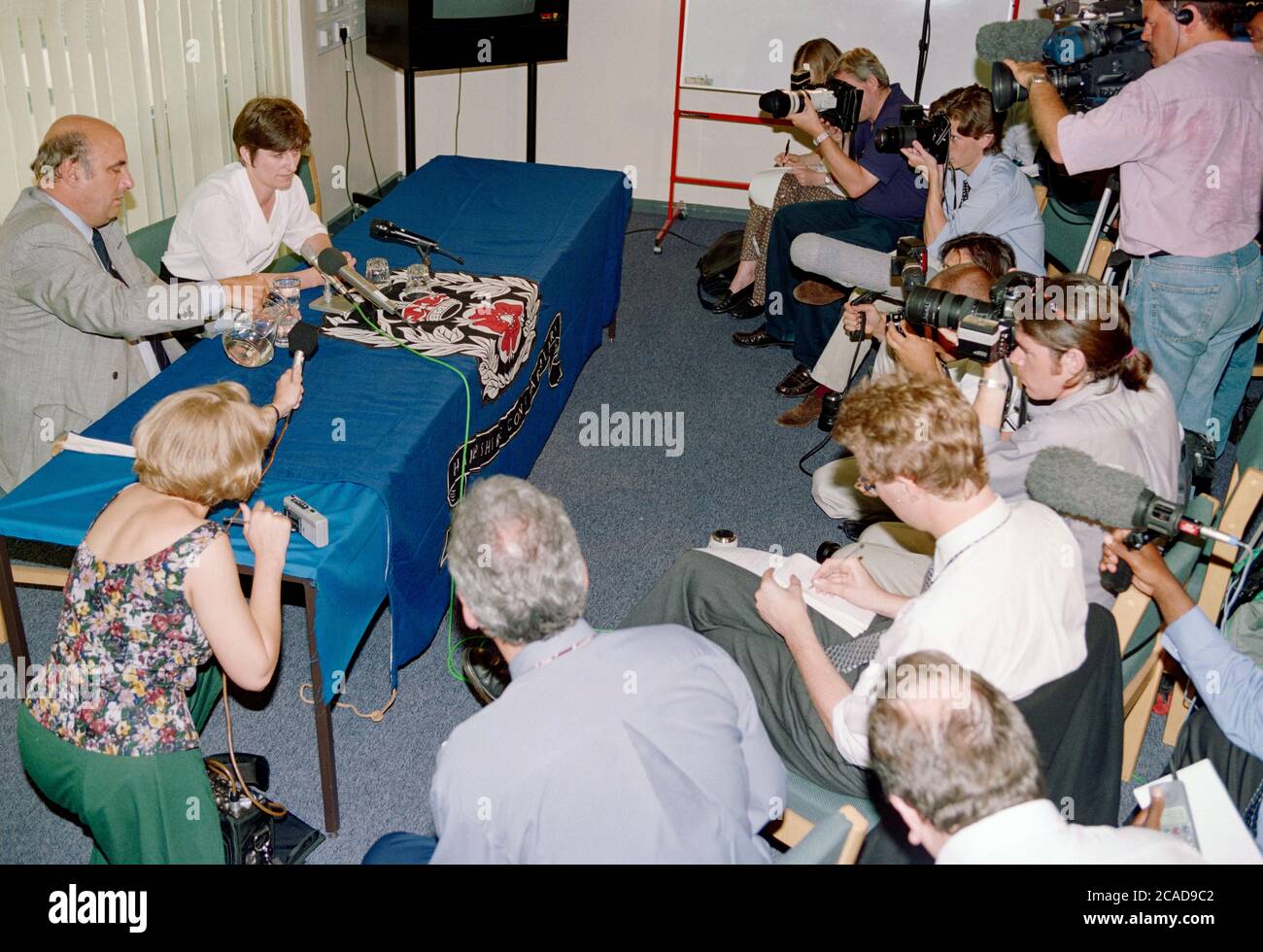 Detective Chief Superintendent Roger Hoddinott gibt eine Pressekonferenz zu einem schweren Verbrechen in Hampshire. Stockfoto