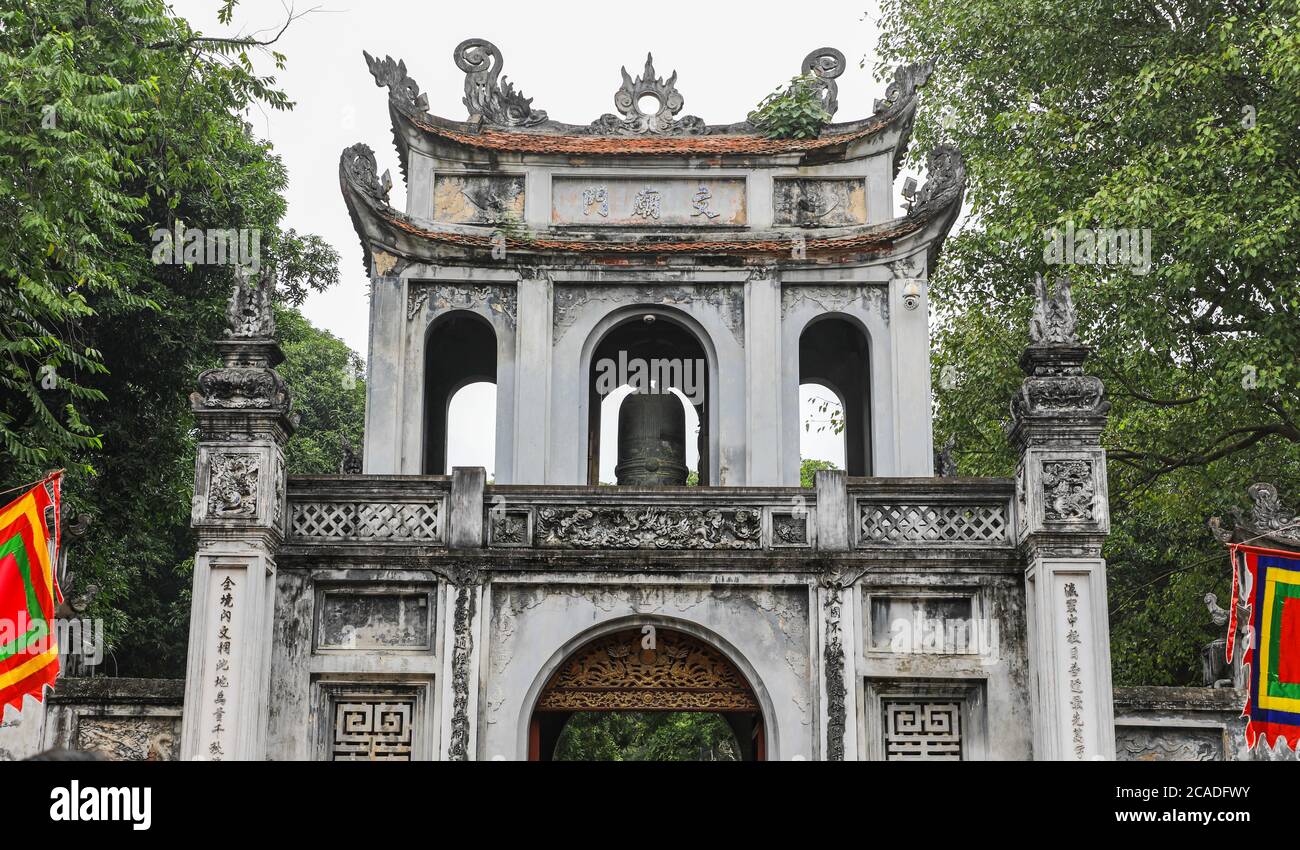 Der Tempel der Literatur oder Tempel der Kultur, ein Tempel des Konfuzius in Hanoi, Nordvietnam, Südostasien Stockfoto