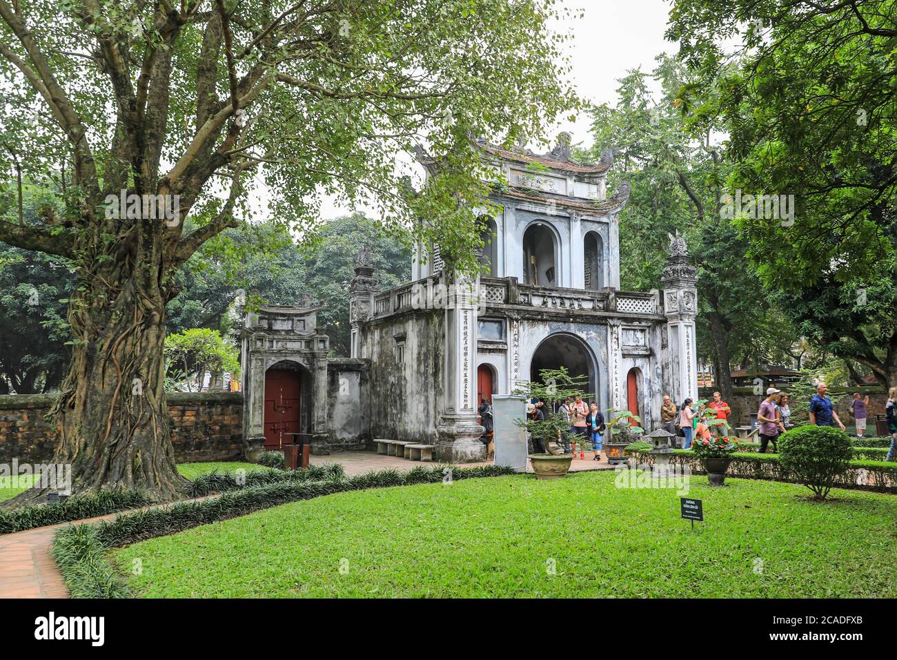 Der Tempel der Literatur oder Tempel der Kultur, ein Tempel des Konfuzius in Hanoi, Nordvietnam, Südostasien Stockfoto
