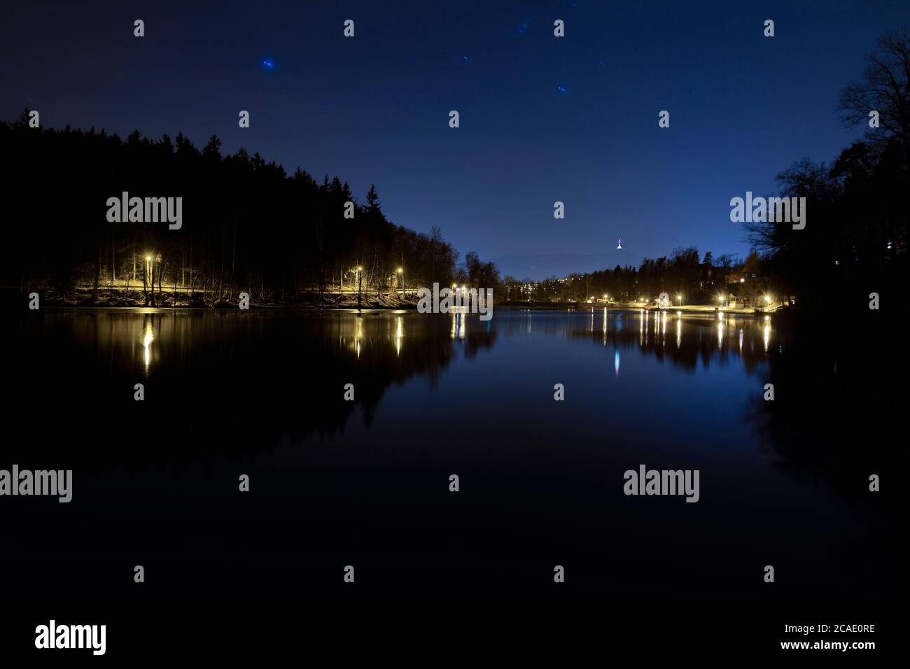 Nacht und Liberec Damm, liberecka prehrada, das beste Foto. Stockfoto
