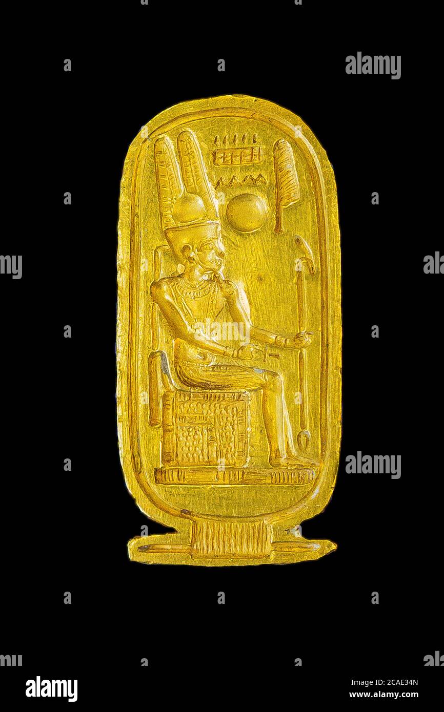 Ägypten, Kairo, Tutanchamon Schmuck aus seinem Grab in Luxor: Goldring in Form einer Kartusche, der den Gott Amun-Ra darstellt. Stockfoto