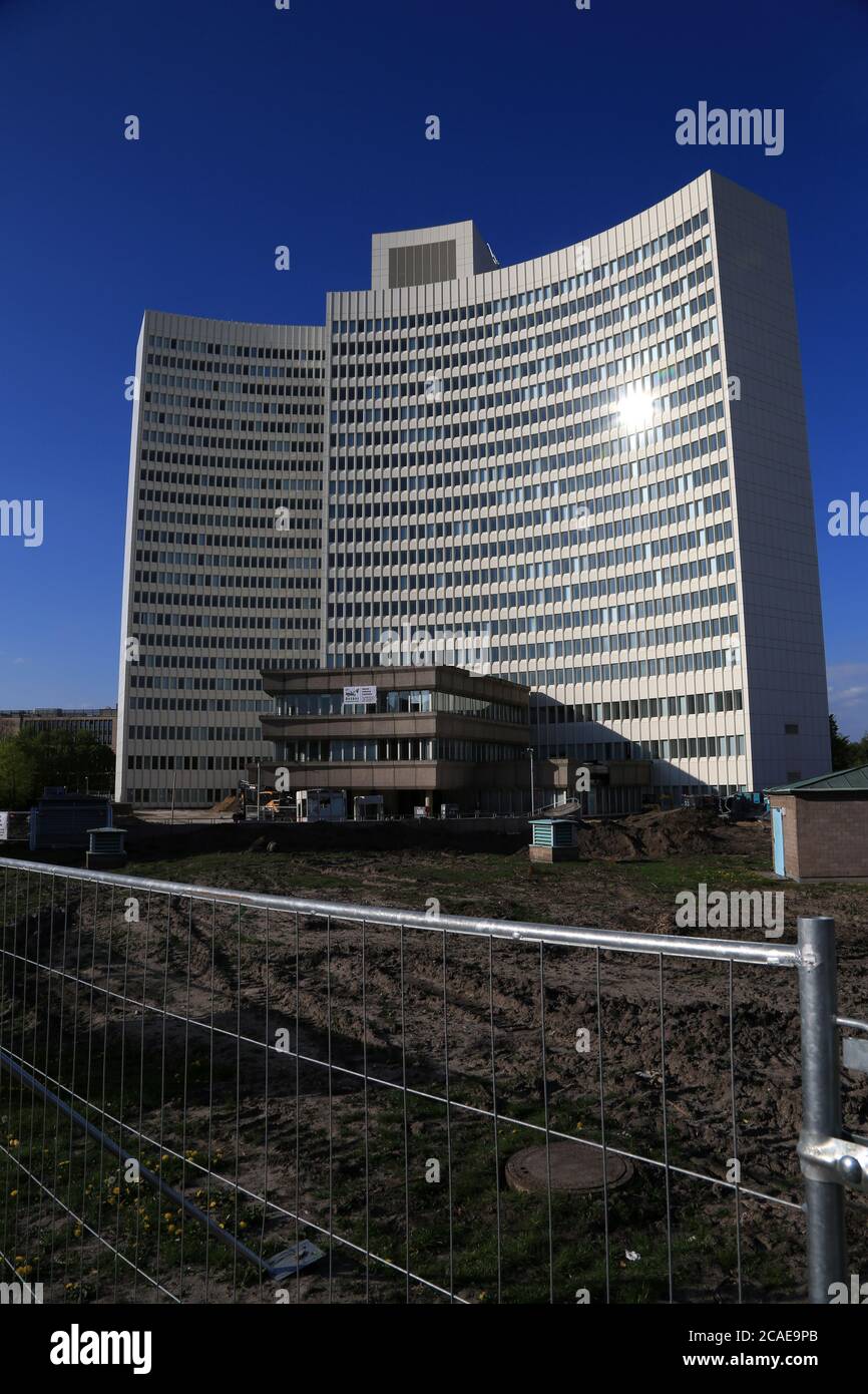 Euler-Hermes Wolkenkratzer kurz vor dem Abriss, Hamburg Bahrenfeld, Deutschland Stockfoto