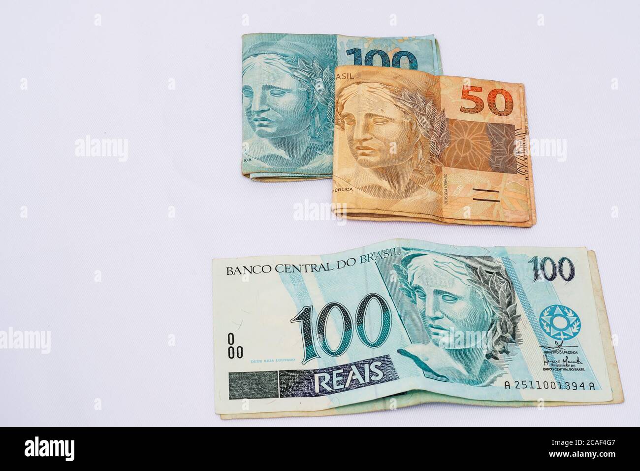 Brasilianisches Geld Brasilianische Wahrung Im Weissen Hintergrund Stockfotografie Alamy