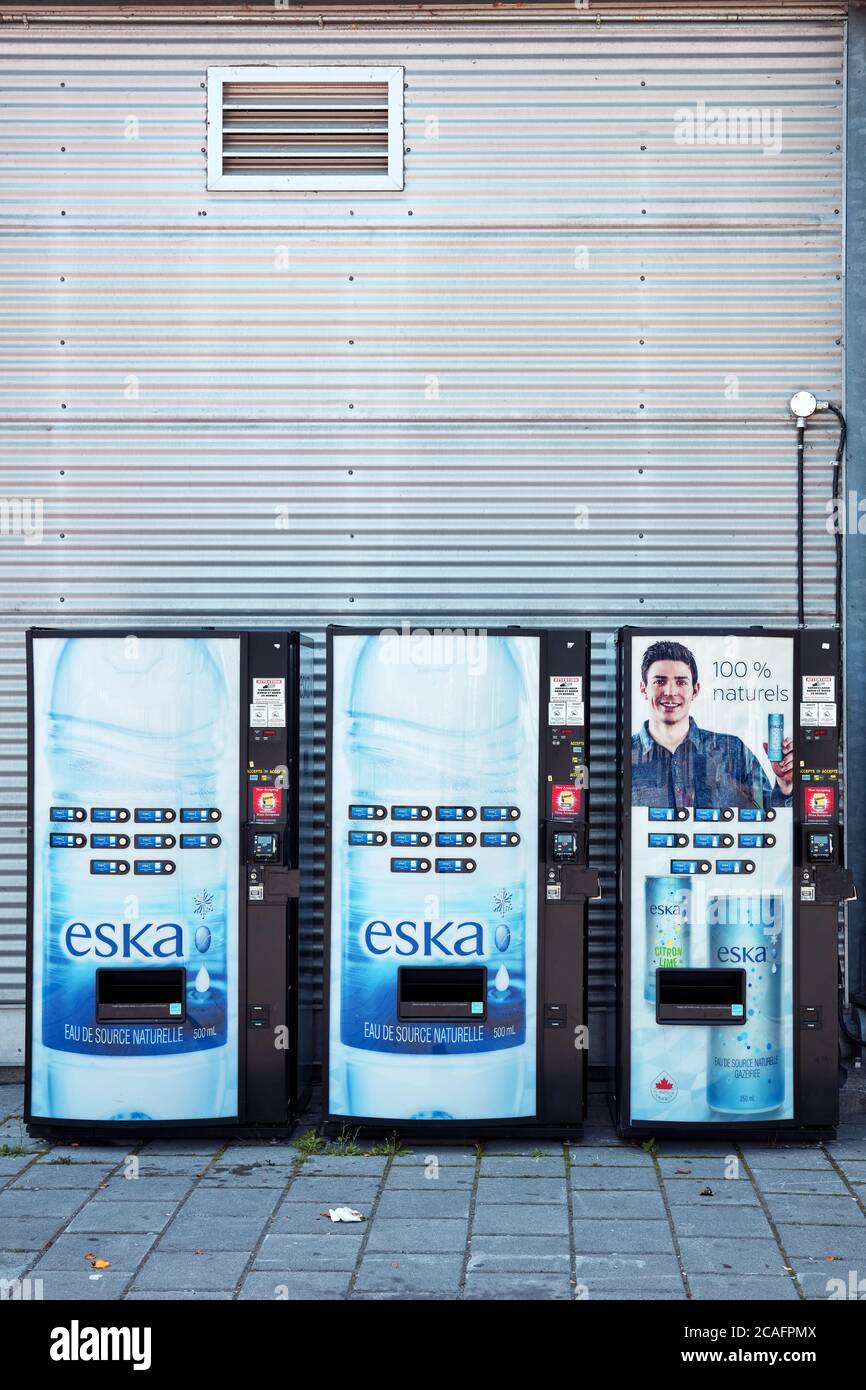 Montreal, Kanada - Juni 2018: Getränkeautomaten auf der Straße im alten Hafen in Montreal, Quebec, Kanada. Stockfoto