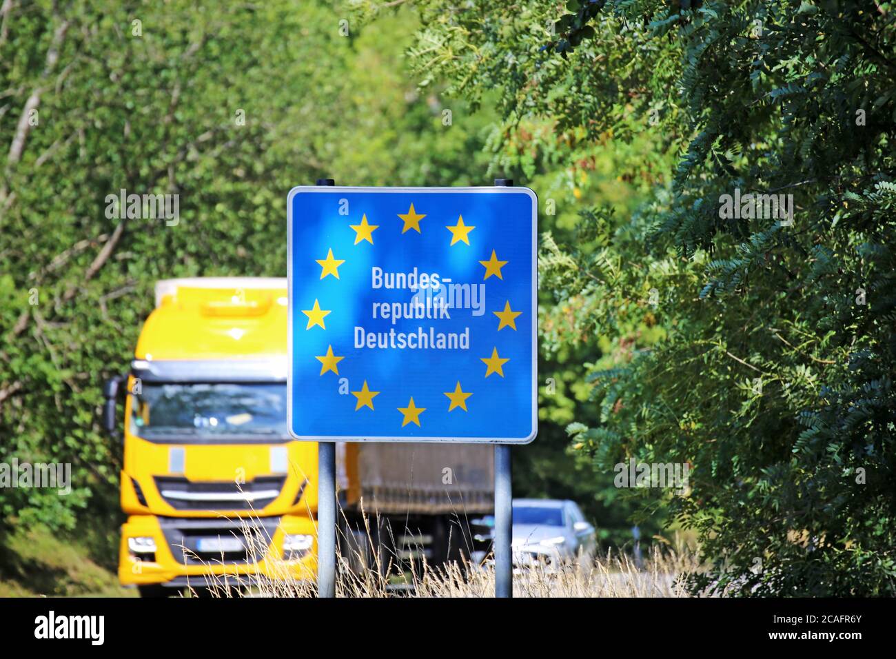 Symbolbild für den Handel in der EU: LKW an der deutsch-französischen Grenze zwischen Lothringen und der Pfalz Stockfoto