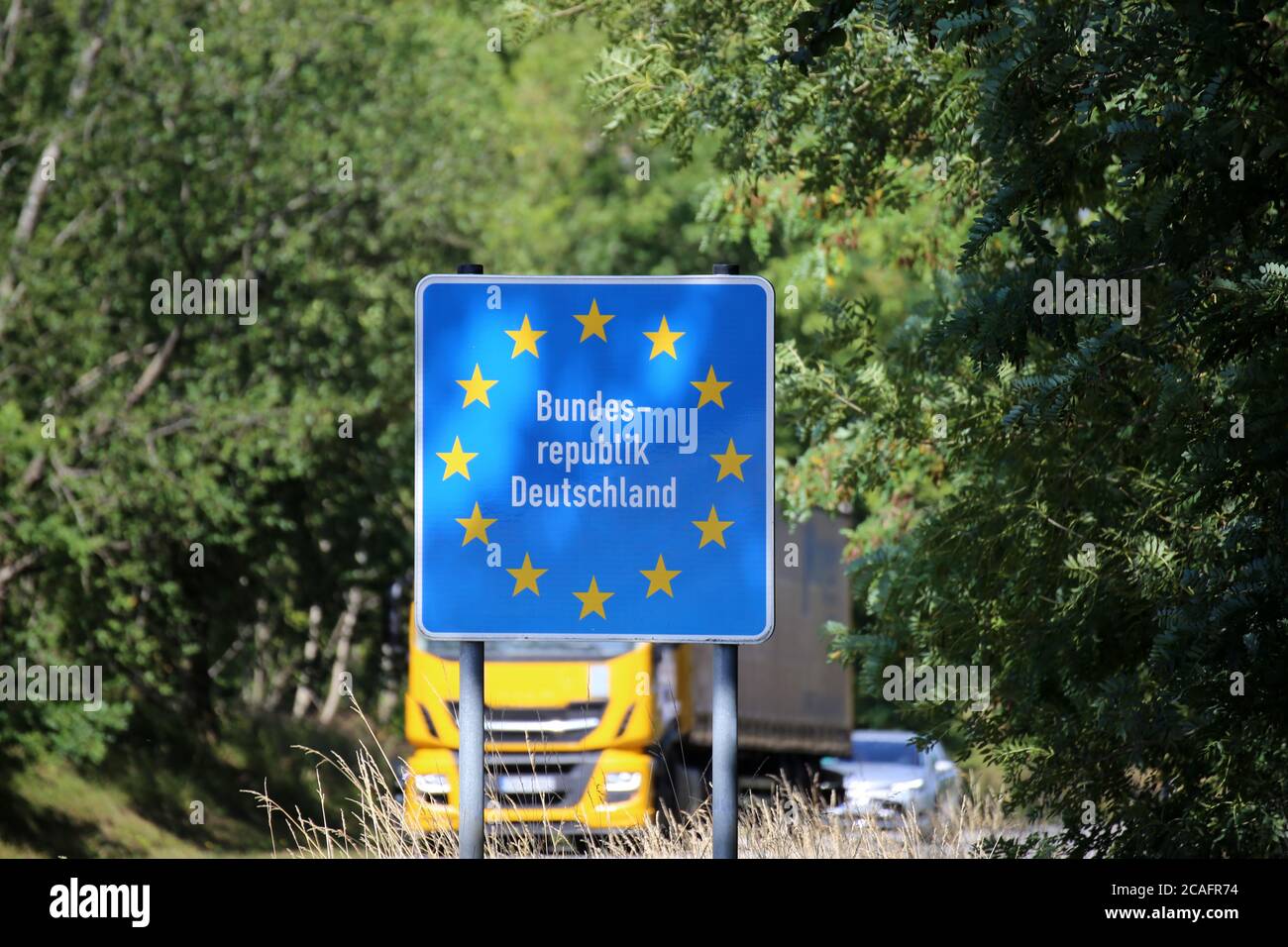 Symbolbild für den Handel in der EU: LKW an der deutsch-französischen Grenze zwischen Lothringen und der Pfalz Stockfoto