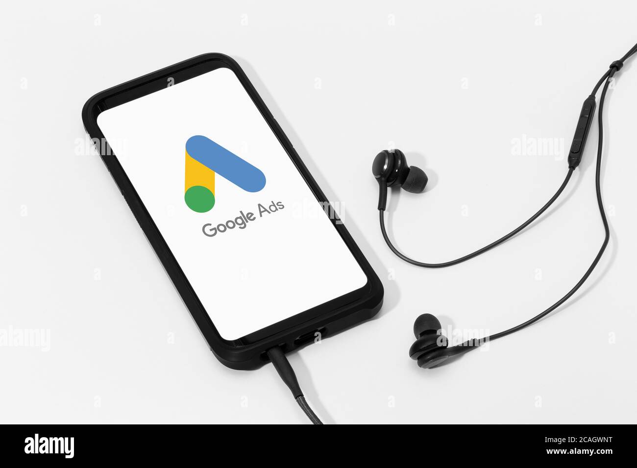 Galicia, Spanien; 25. märz 2020 : Smartphone-Bildschirm mit Google-Anzeigen-Logo Stockfoto